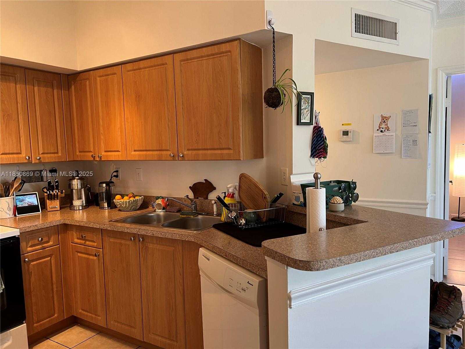 Small Image of 1280 SOUTH ALHAMBRA CIR #2413, Coral Gables Number 9