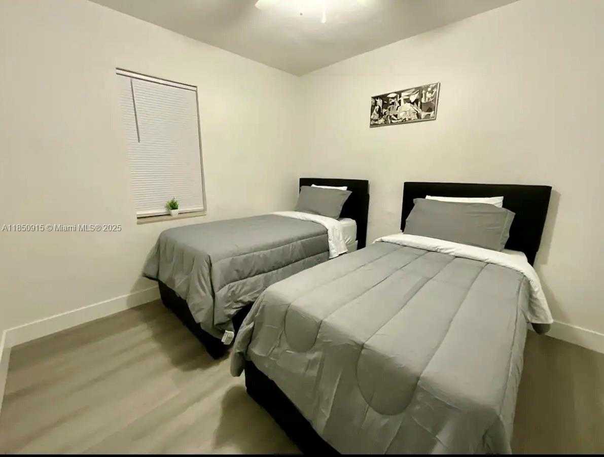 Small Image of 3318 NORTH WEST 19TH AVE #1, Miami Number 8