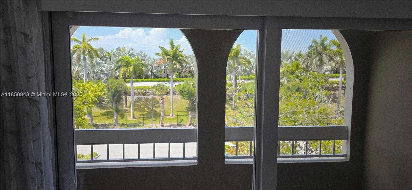 Small Image of 7707 CAMINO REAL #B-411, Miami Number 12