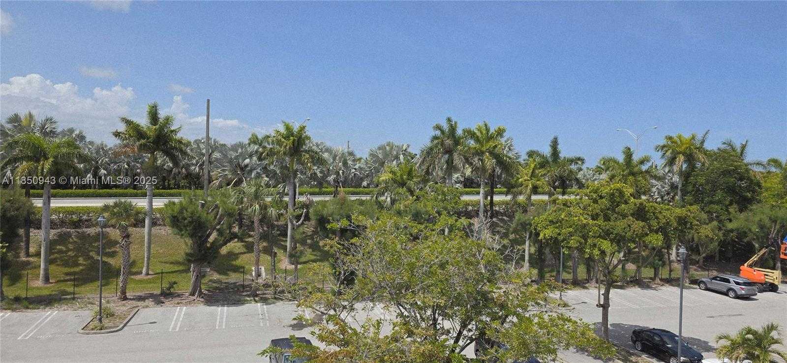 Small Image of 7707 CAMINO REAL #B-411, Miami Number 13