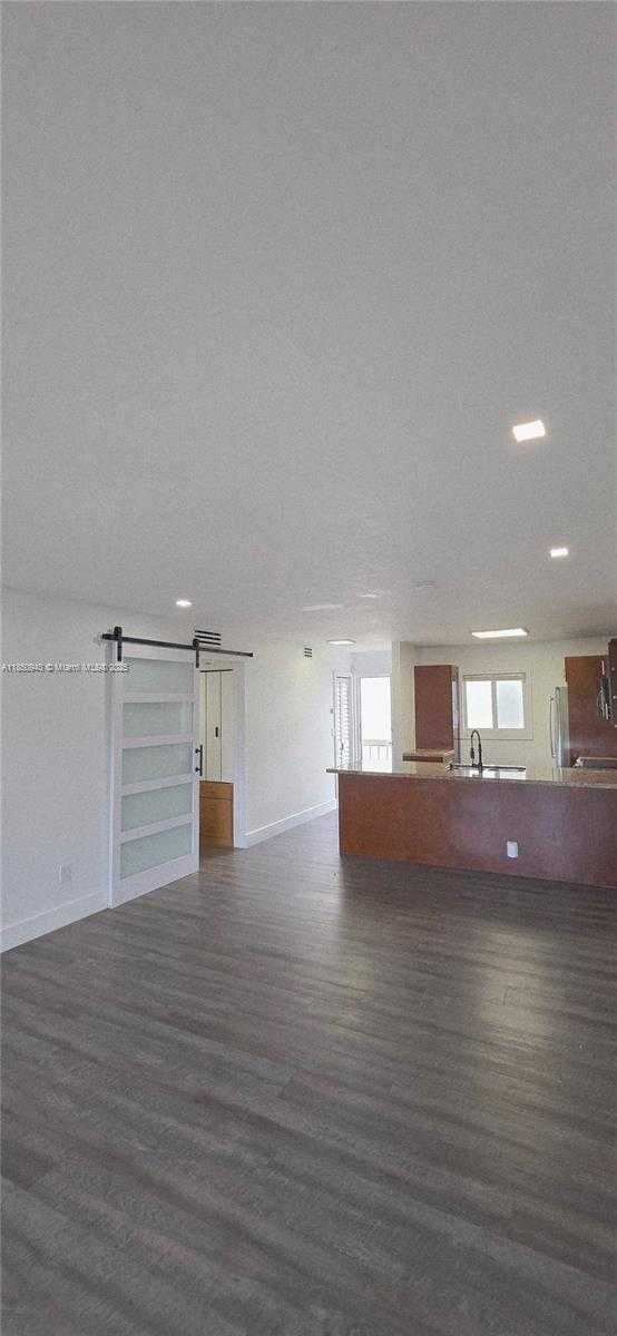 Small Image of 7707 CAMINO REAL #B-411, Miami Number 14