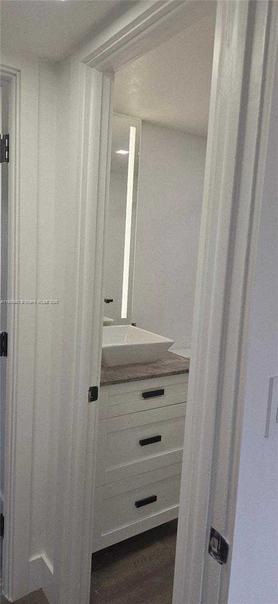 Small Image of 7707 CAMINO REAL #B-411, Miami Number 19