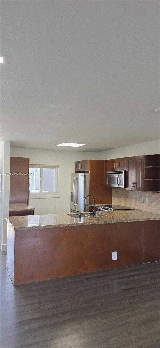 Small Image of 7707 CAMINO REAL #B-411, Miami Number 8