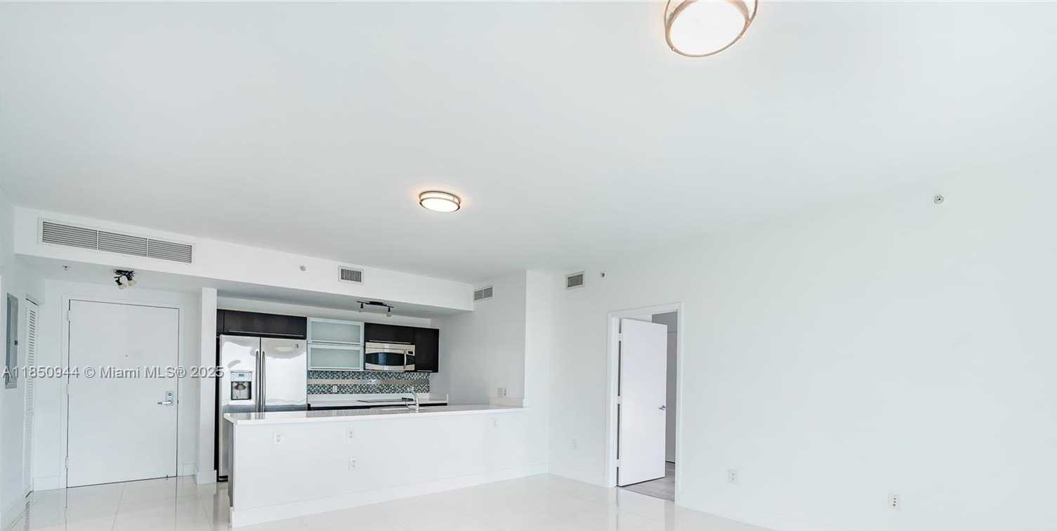 Small Image of 90 NW 3rd St, Miami, FL 33128, USA Number 27