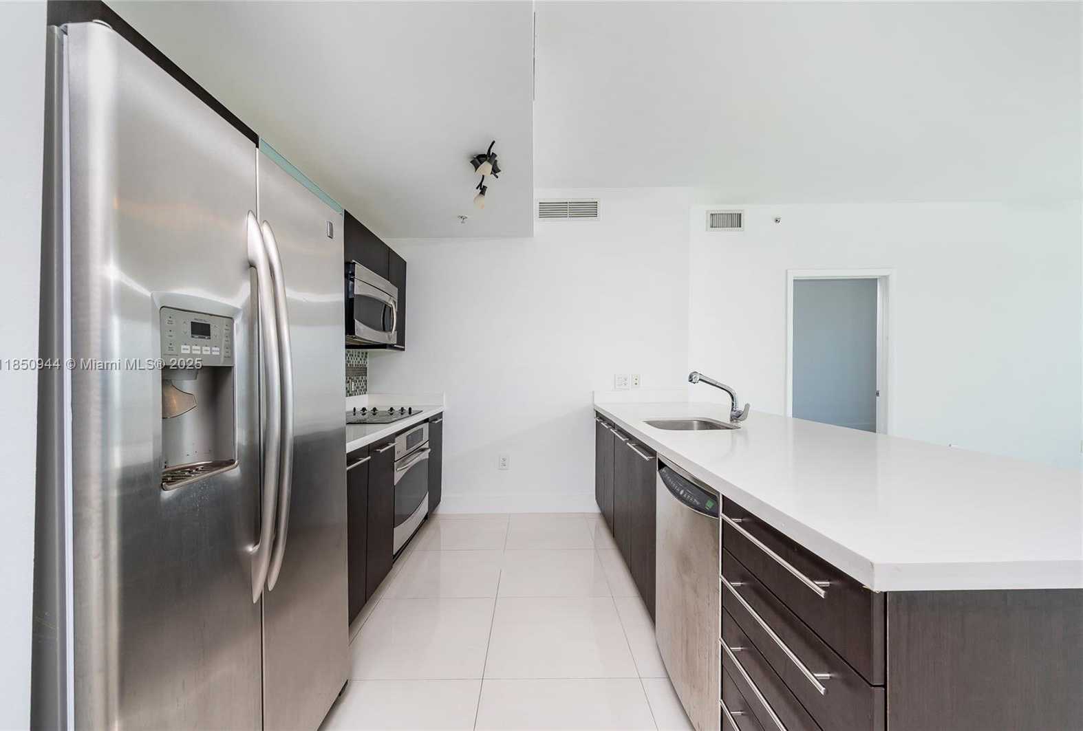 Small Image of 90 NW 3rd St, Miami, FL 33128, USA Number 29