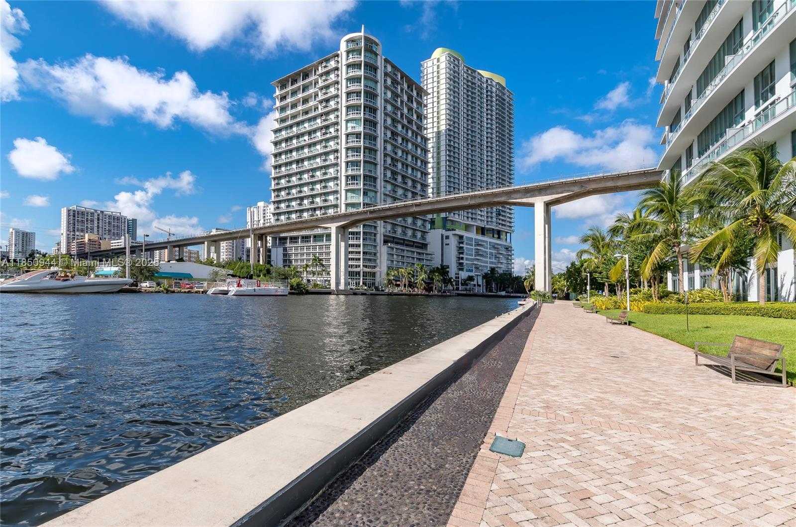 Small Image of 90 NW 3rd St, Miami, FL 33128, USA Number 7