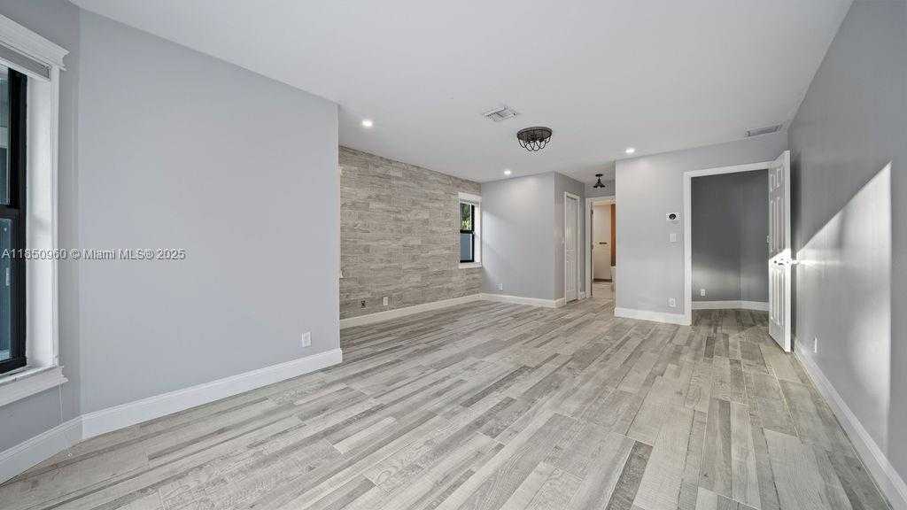 Small Image of 5831 NORTH WEST 81ST TER, Parkland Number 22
