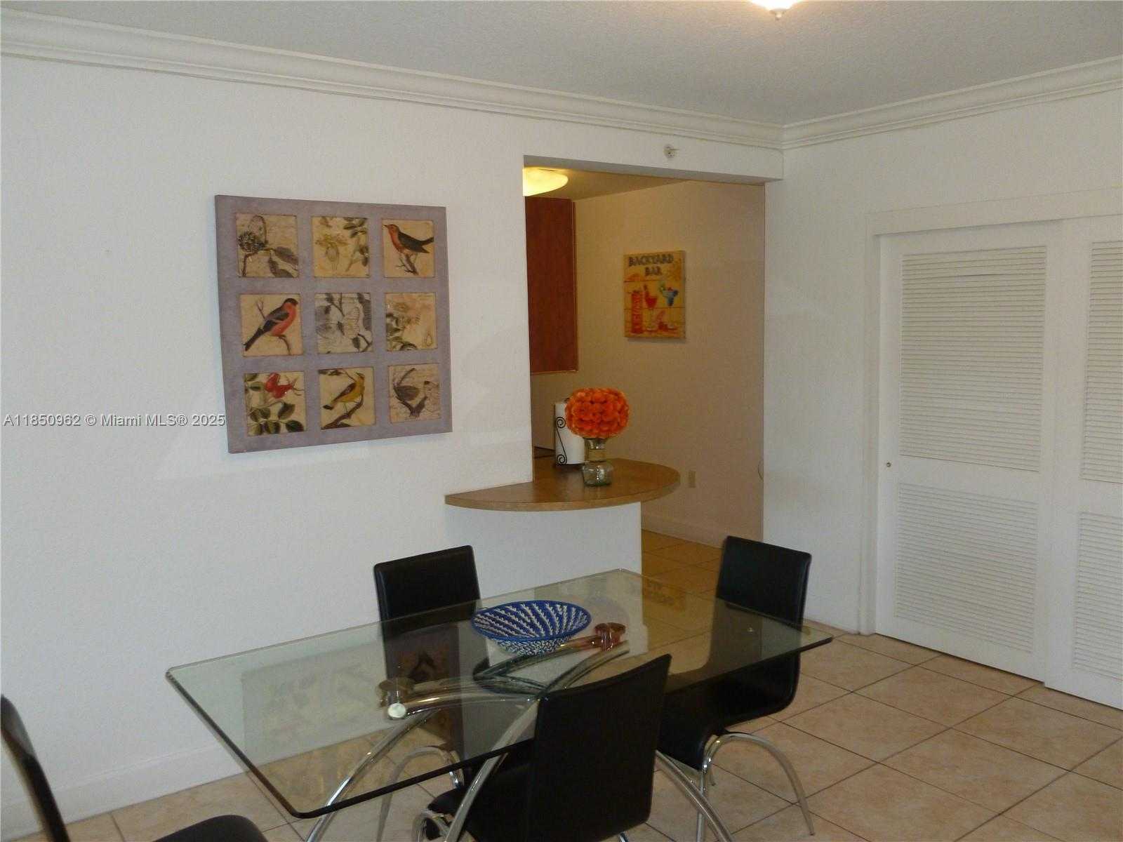 Small Image of 401 69TH ST #210, Miami Beach Number 4