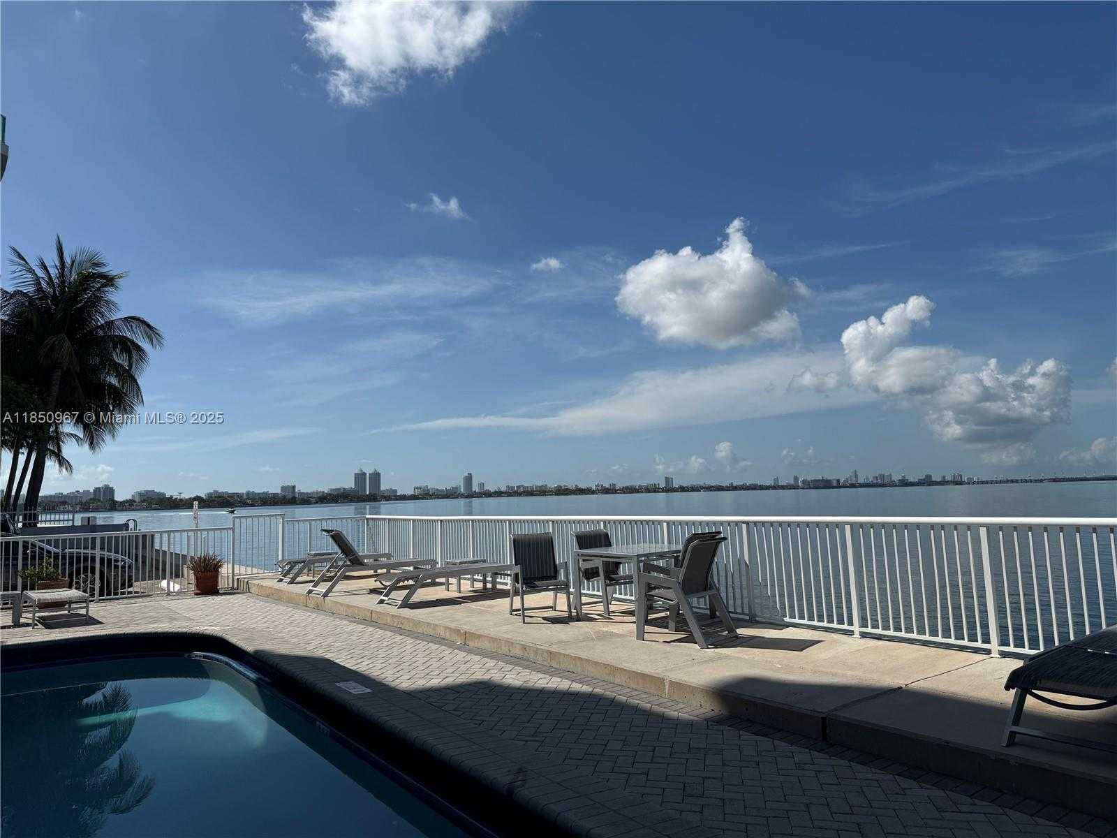 Small Image of 2016 BAY DR #202, Miami Beach Number 14