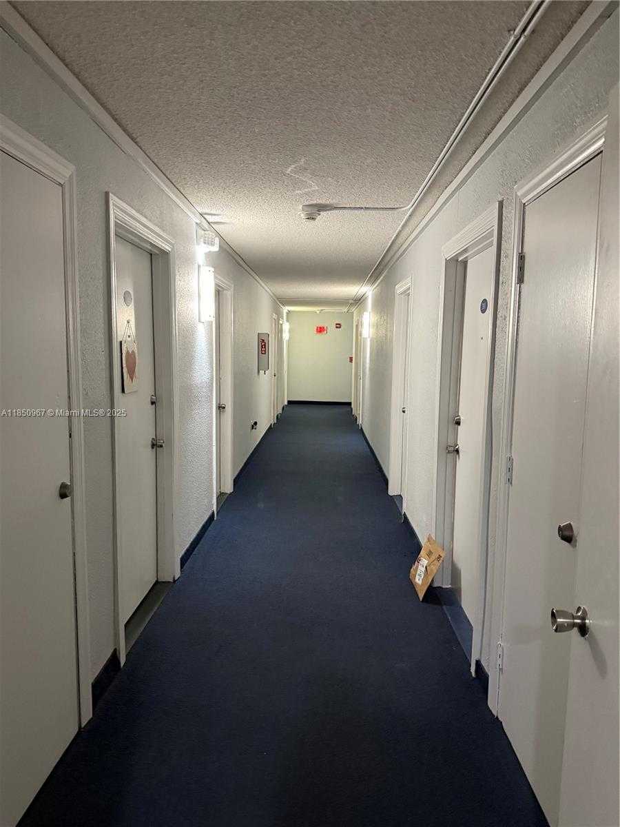 Small Image of 2016 BAY DR #202, Miami Beach Number 15