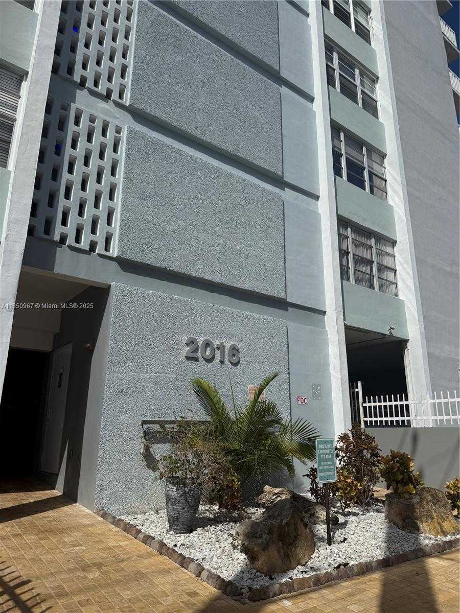 Small Image of 2016 BAY DR #202, Miami Beach Number 2