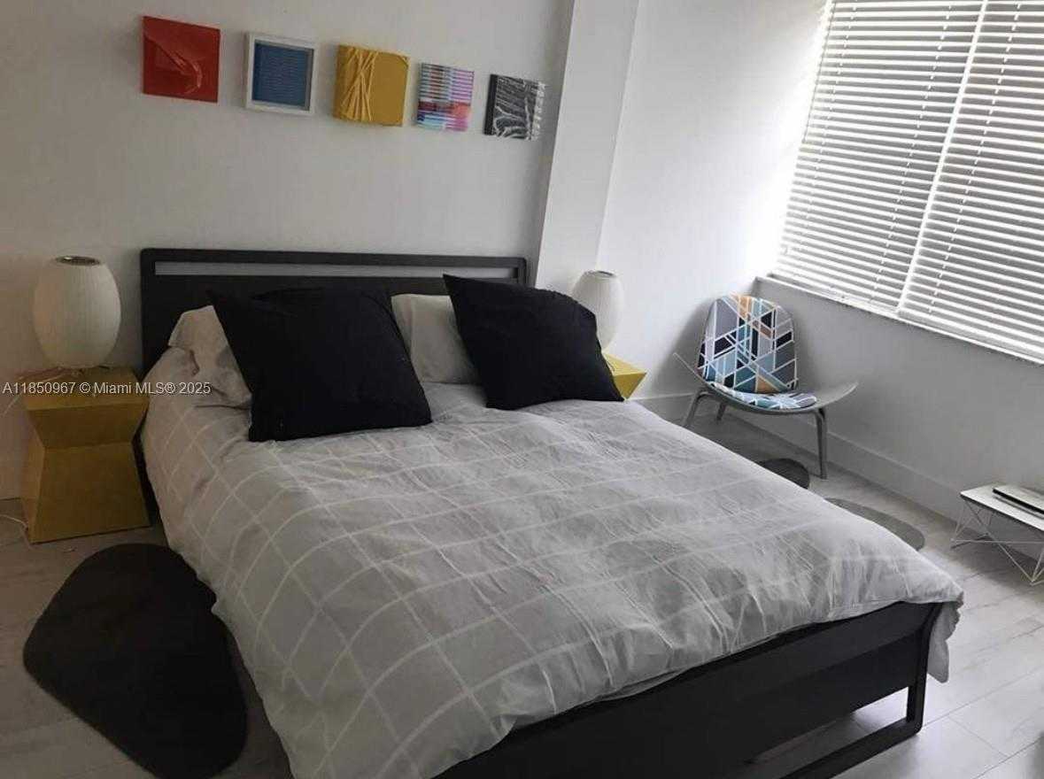 Small Image of 2016 BAY DR #202, Miami Beach Number 26