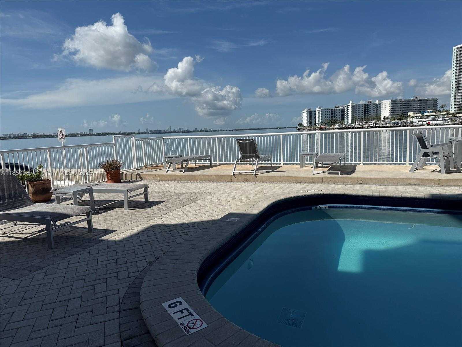 Small Image of 2016 BAY DR #202, Miami Beach Number 9