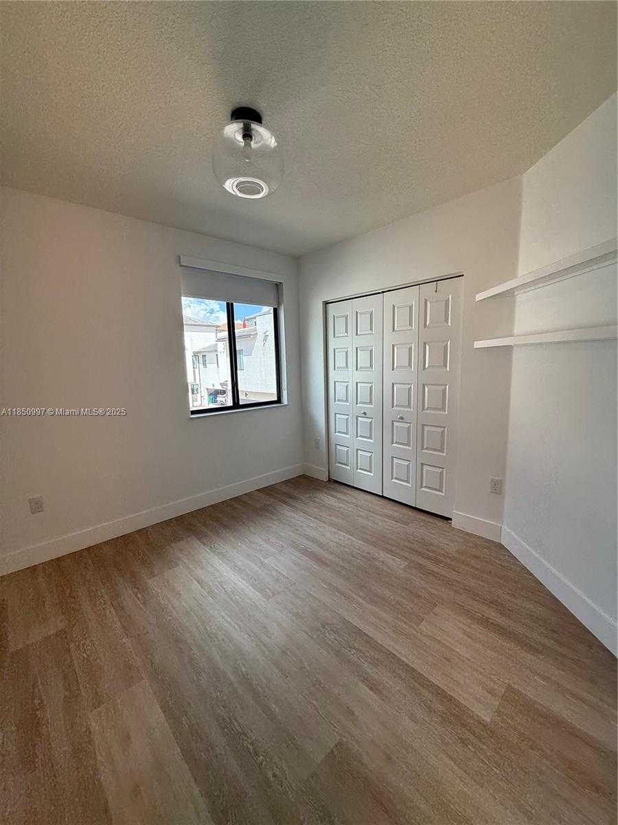 Small Image of 4648 NORTH WEST 83RD PATH #4648, Doral Number 10