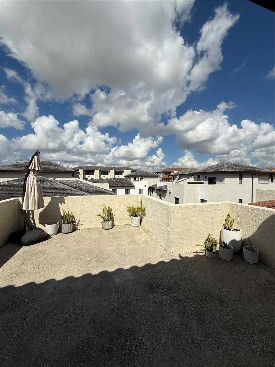 Small Image of 4648 NORTH WEST 83RD PATH #4648, Doral Number 14