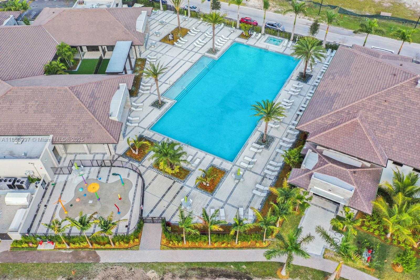 Small Image of 4648 NORTH WEST 83RD PATH #4648, Doral Number 16