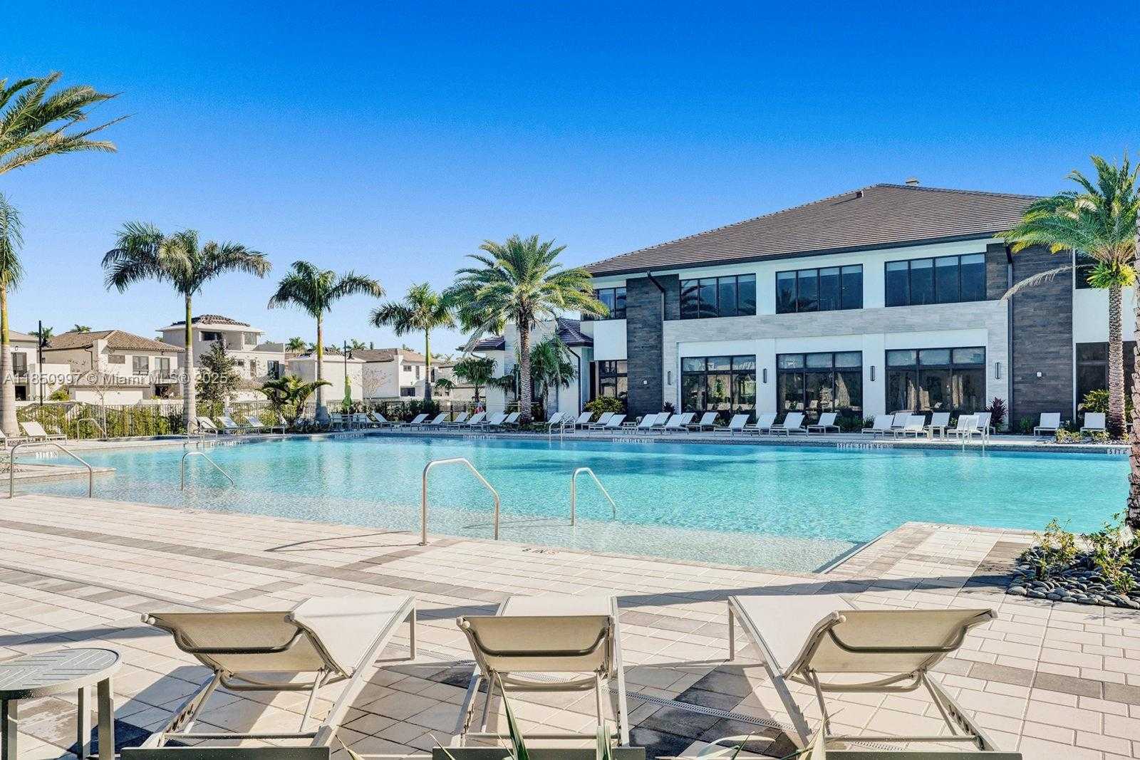 Small Image of 4648 NORTH WEST 83RD PATH #4648, Doral Number 17