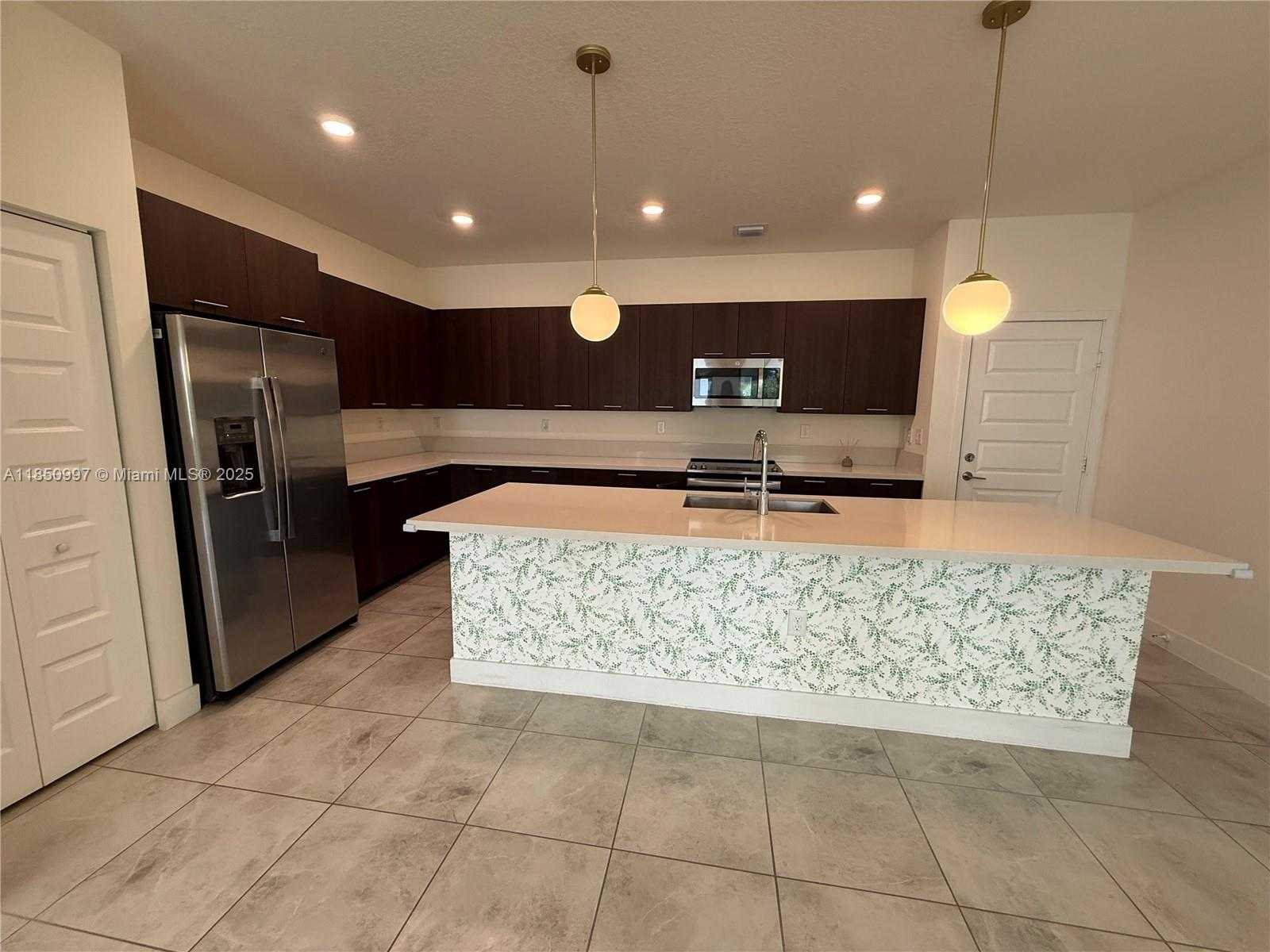Small Image of 4648 NORTH WEST 83RD PATH #4648, Doral Number 2