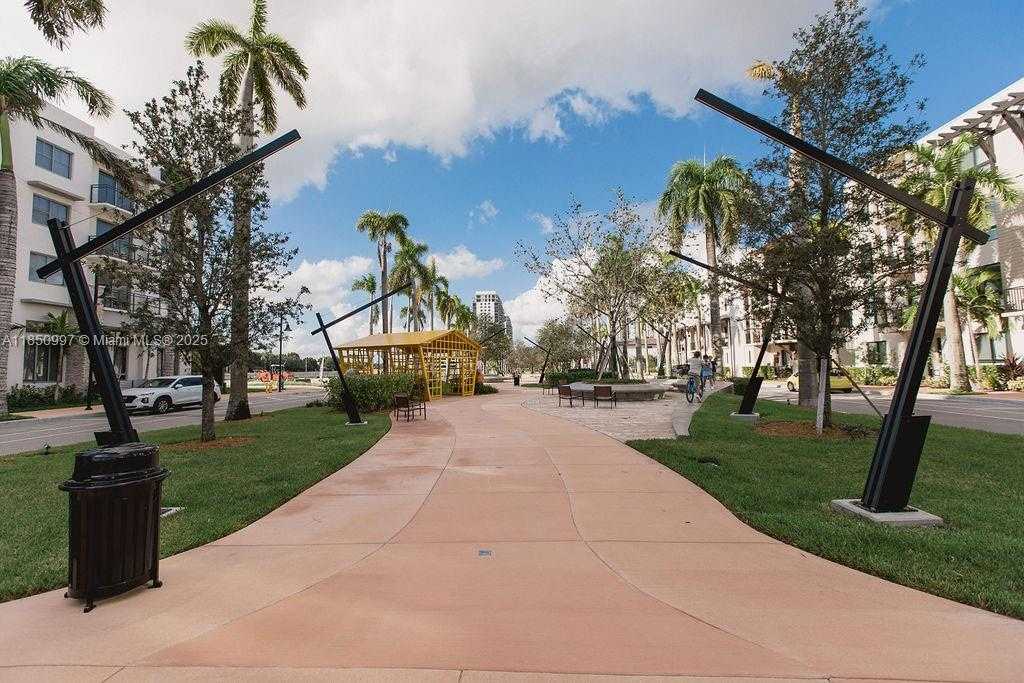 Small Image of 4648 NORTH WEST 83RD PATH #4648, Doral Number 27