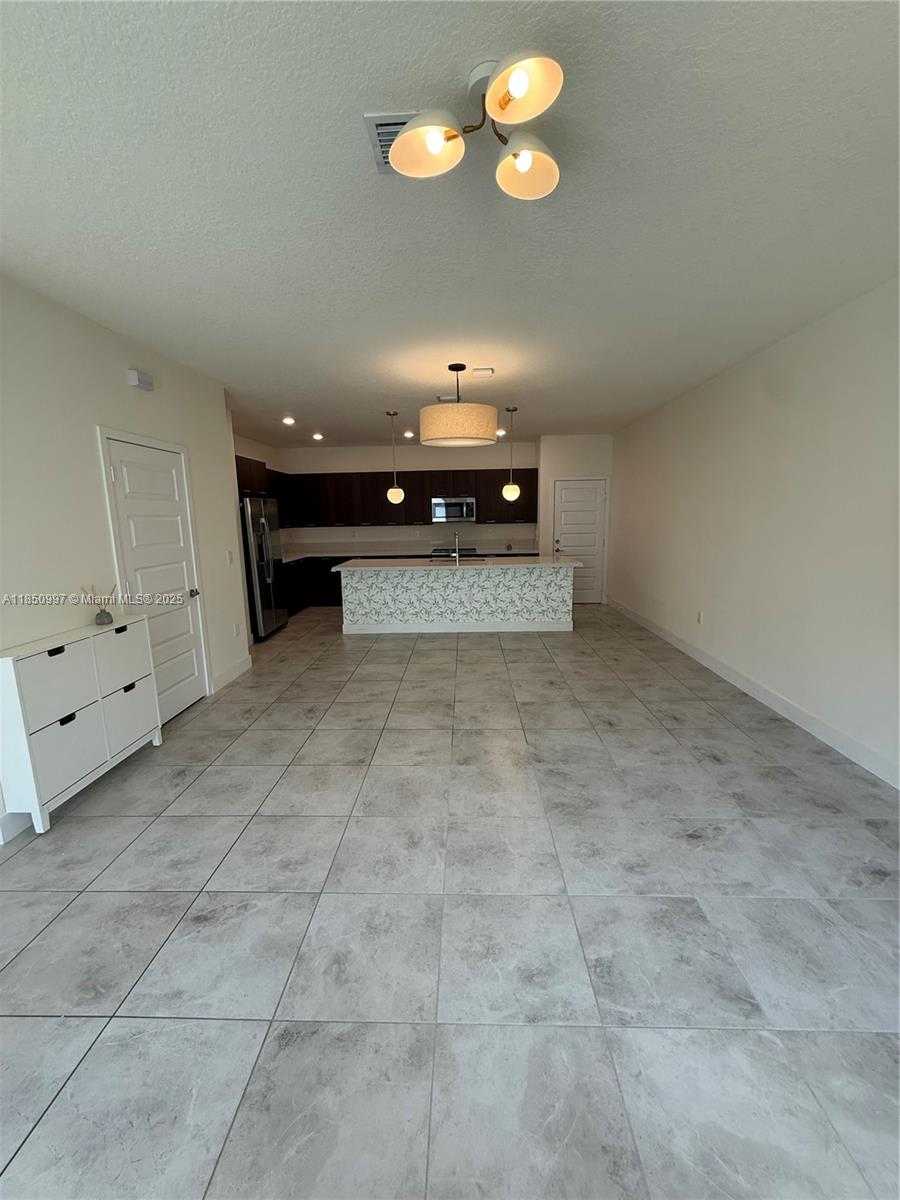 Small Image of 4648 NORTH WEST 83RD PATH #4648, Doral Number 3