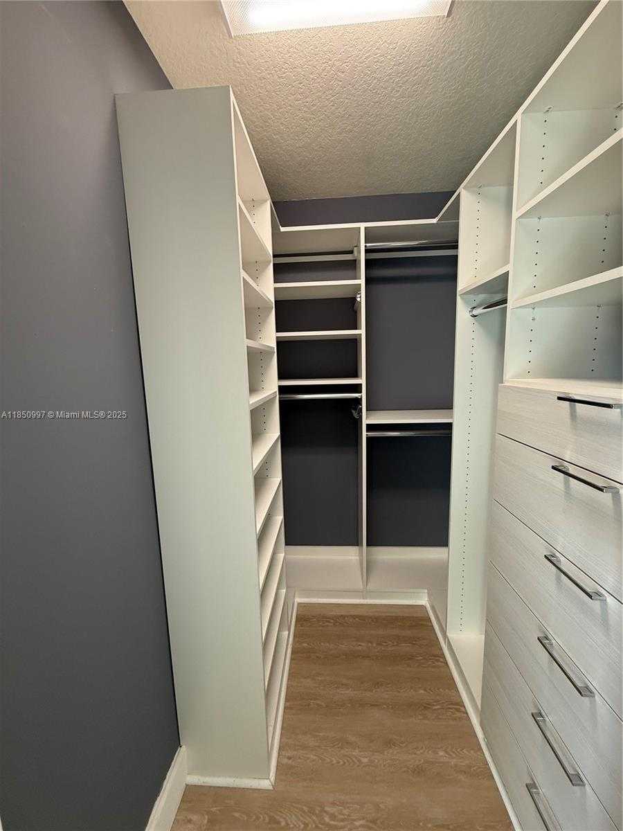 Small Image of 4648 NORTH WEST 83RD PATH #4648, Doral Number 7