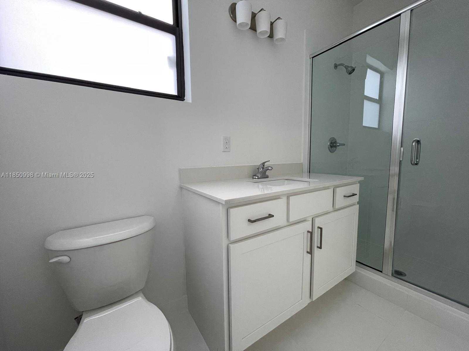 Small Image of 19447 SOUTH WEST 124TH CT #2, Miami Number 4