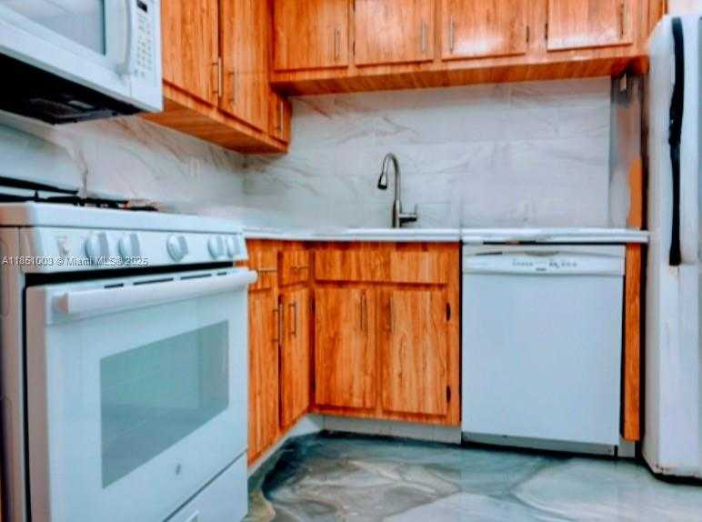 Small Image of 2030 SOUTH OCEAN DR #1802, Hallandale Beach Number 11