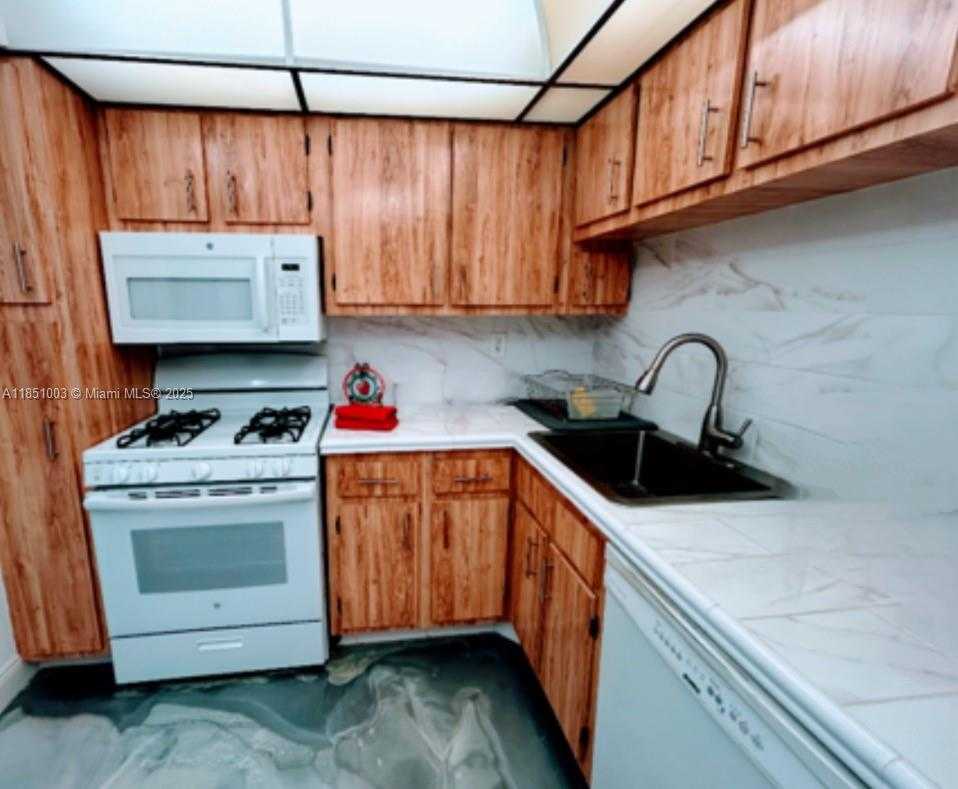 Small Image of 2030 SOUTH OCEAN DR #1802, Hallandale Beach Number 12