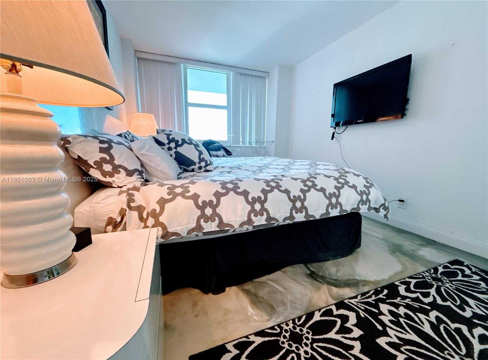 Small Image of 2030 SOUTH OCEAN DR #1802, Hallandale Beach Number 23