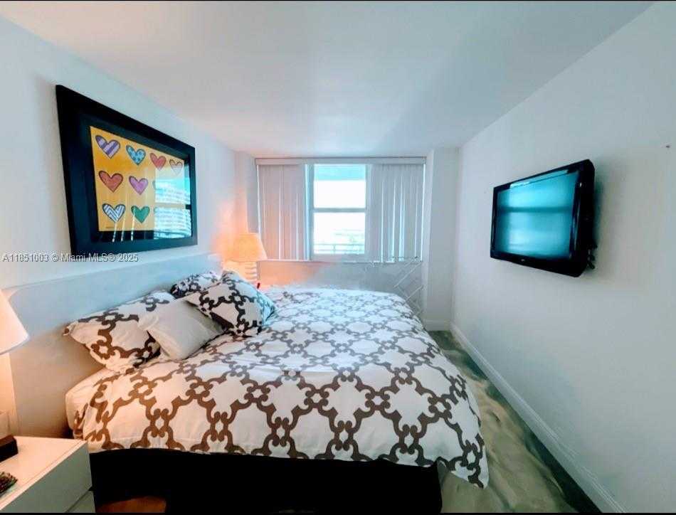 Small Image of 2030 SOUTH OCEAN DR #1802, Hallandale Beach Number 25