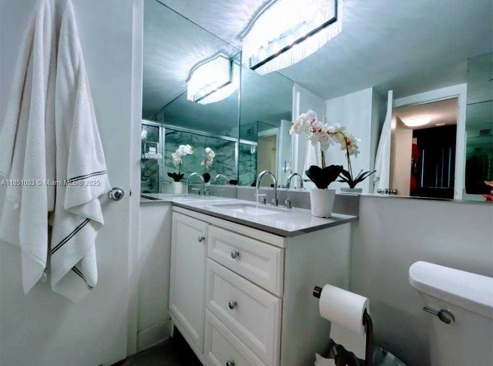Small Image of 2030 SOUTH OCEAN DR #1802, Hallandale Beach Number 31