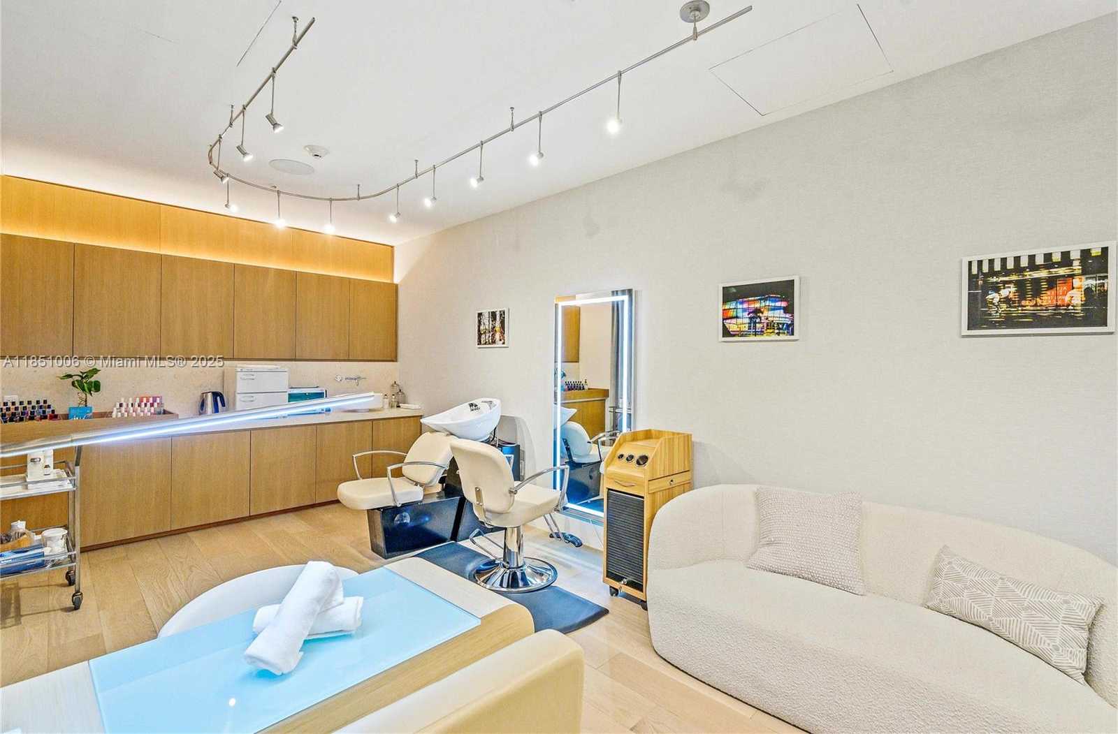 Small Image of 8701 COLLINS AVE #1003, Miami Beach Number 27