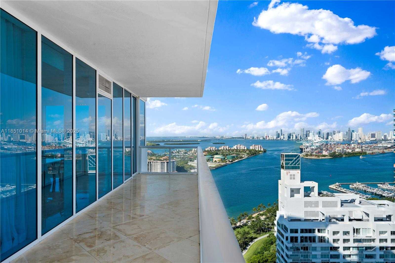 Small Image of 100 SOUTH POINTE DR #3207, Miami Beach Number 11