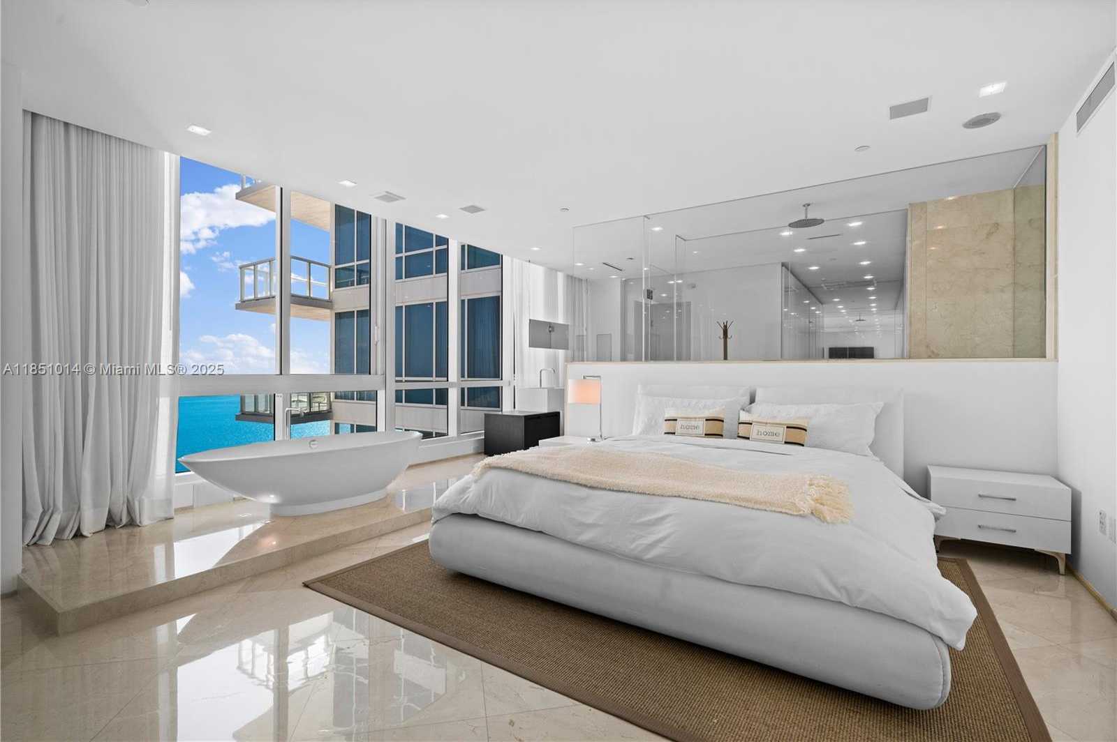 Small Image of 100 SOUTH POINTE DR #3207, Miami Beach Number 12
