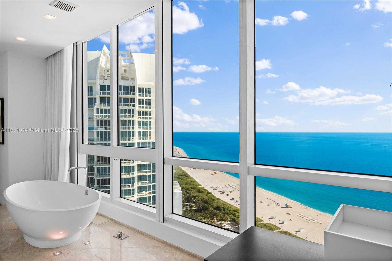 Small Image of 100 SOUTH POINTE DR #3207, Miami Beach Number 18