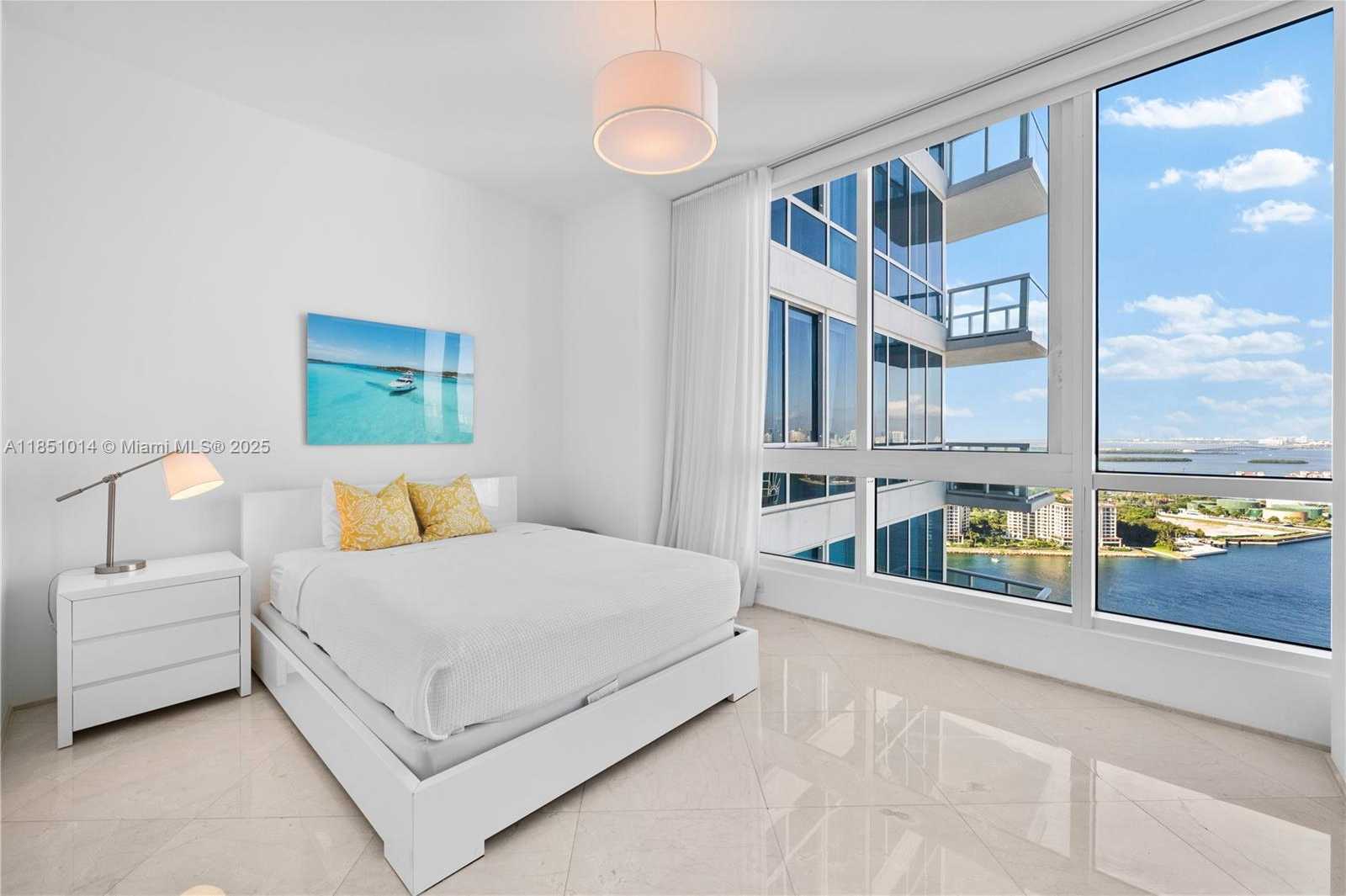 Small Image of 100 SOUTH POINTE DR #3207, Miami Beach Number 24