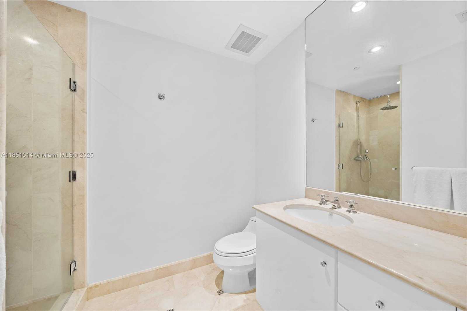 Small Image of 100 SOUTH POINTE DR #3207, Miami Beach Number 27