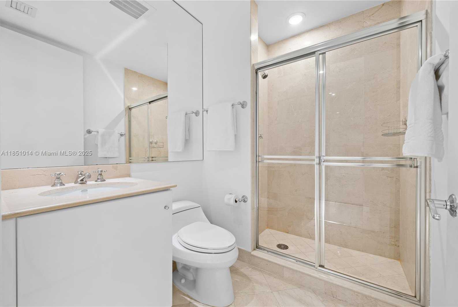 Small Image of 100 SOUTH POINTE DR #3207, Miami Beach Number 28