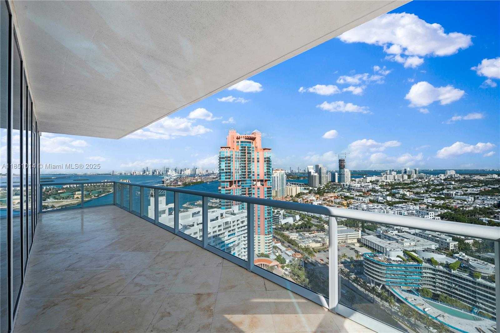 Small Image of 100 SOUTH POINTE DR #3207, Miami Beach Number 33