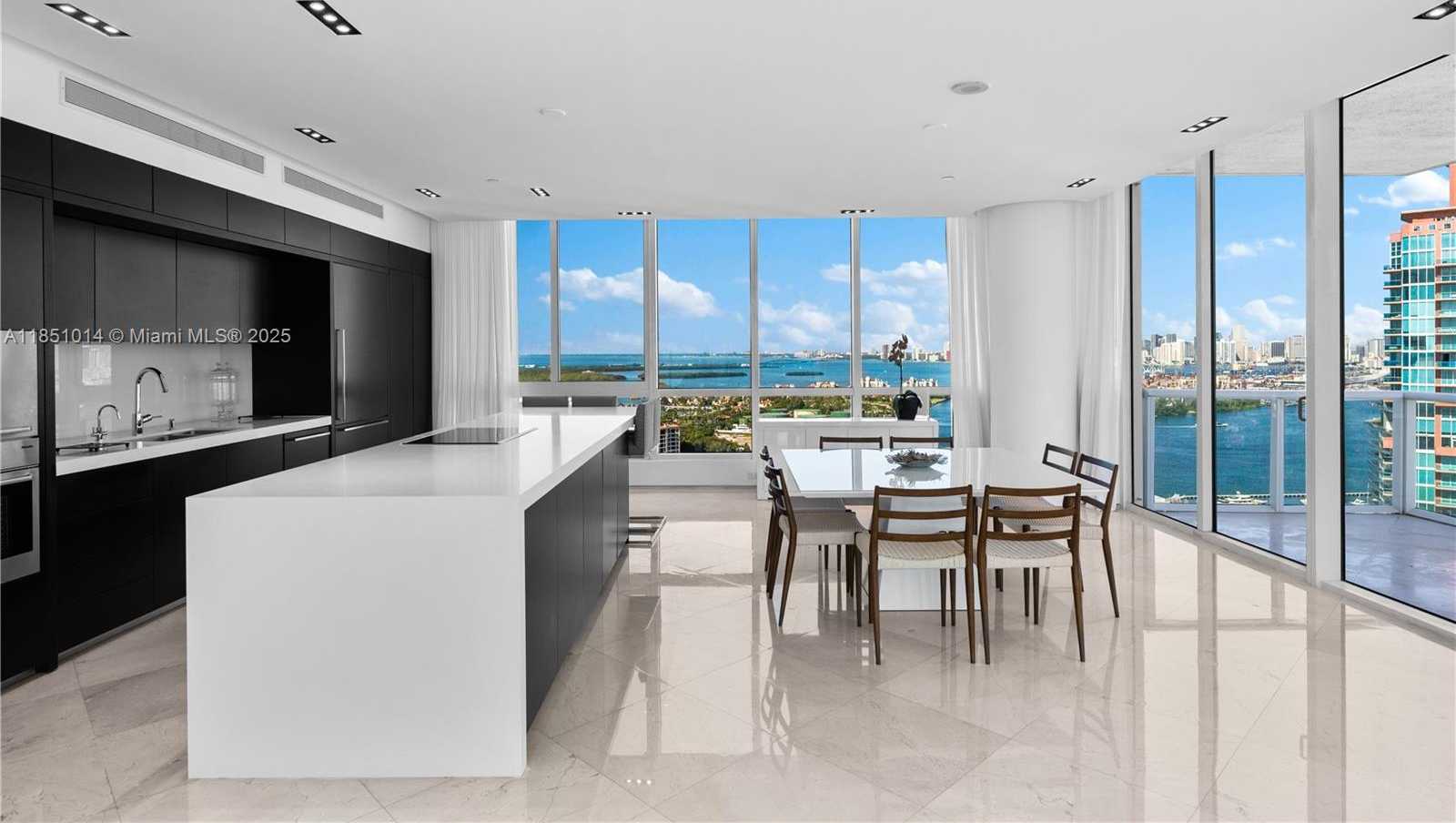 Small Image of 100 SOUTH POINTE DR #3207, Miami Beach Number 4