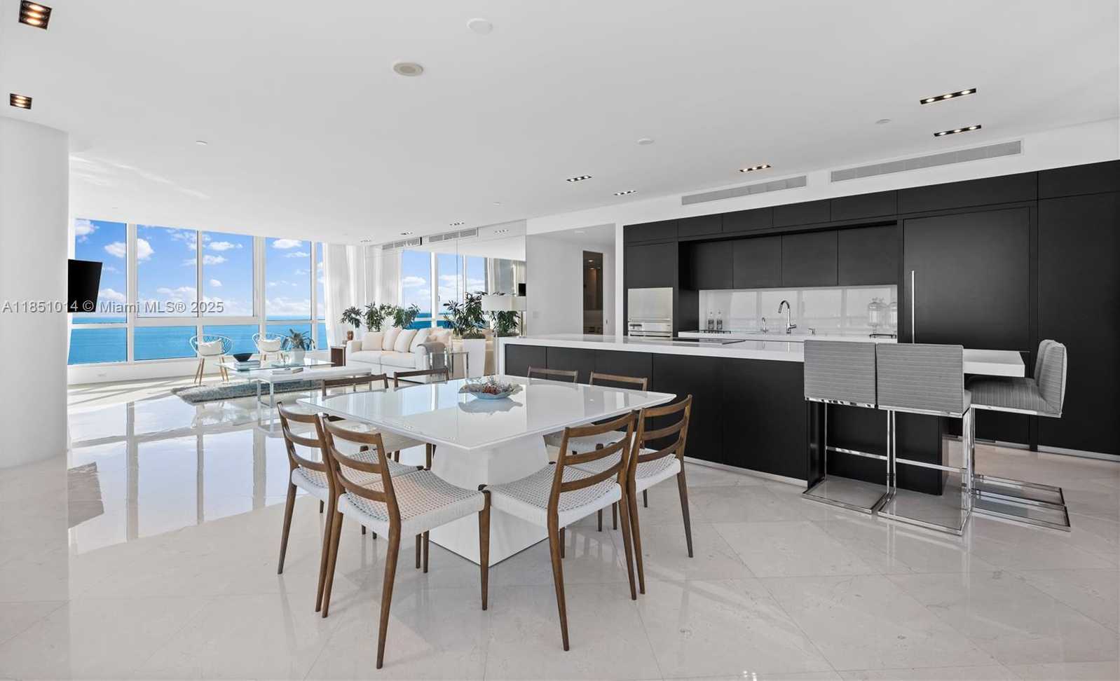 Small Image of 100 SOUTH POINTE DR #3207, Miami Beach Number 5