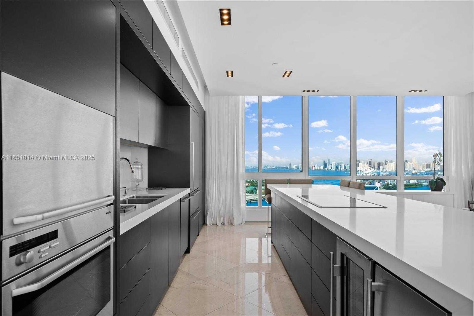 Small Image of 100 SOUTH POINTE DR #3207, Miami Beach Number 7