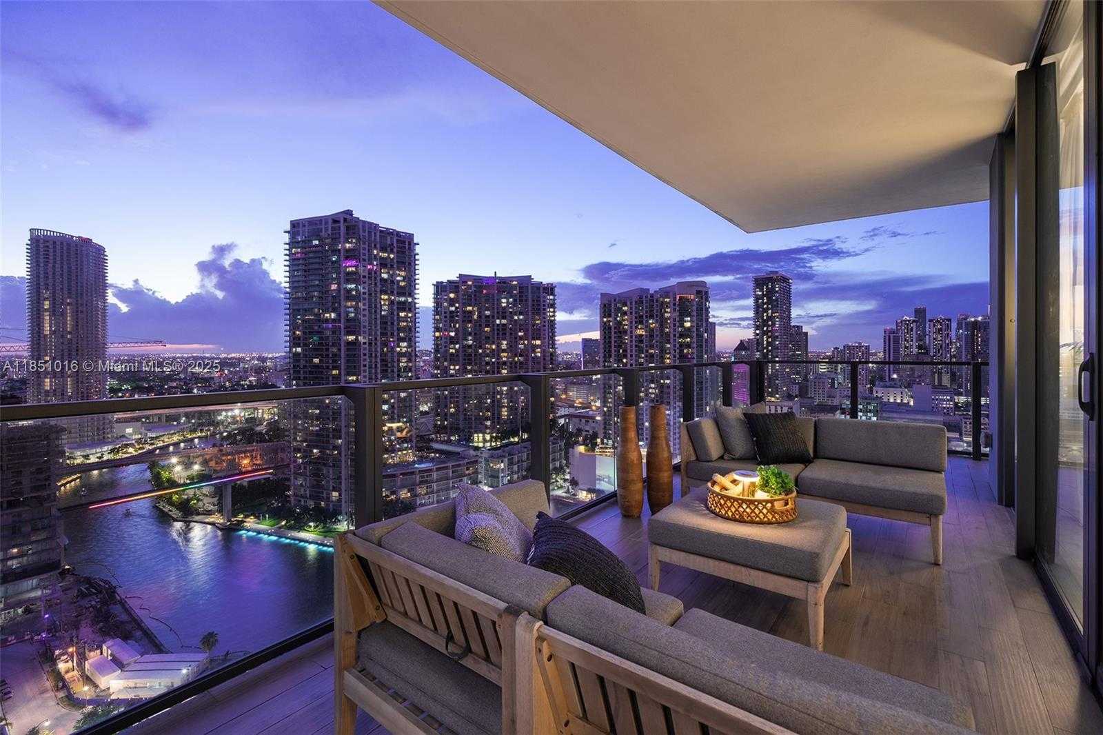 Small Image of 68 SOUTH EAST 6TH ST #2512, Miami Number 60