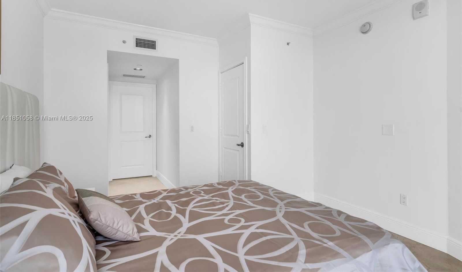 Small Image of 3101 SOUTH OCEAN DR #2605, Hollywood Number 14