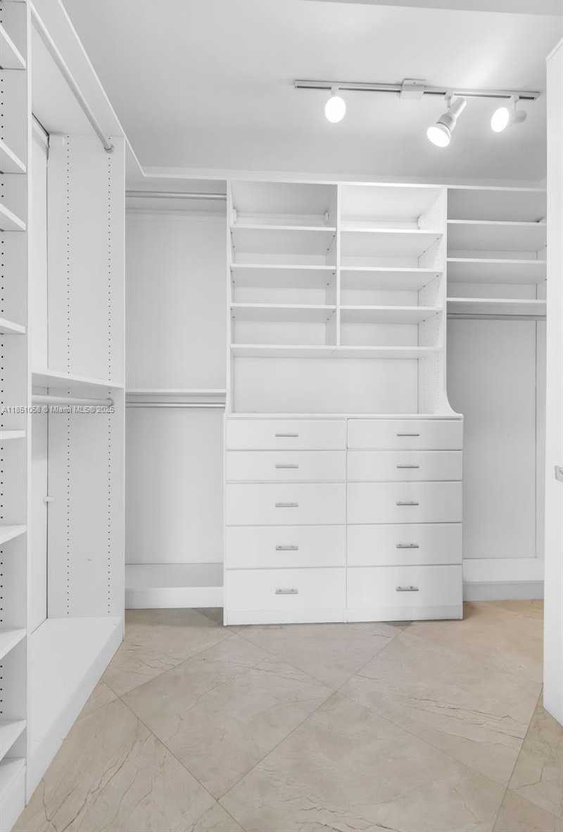 Small Image of 3101 SOUTH OCEAN DR #2605, Hollywood Number 27
