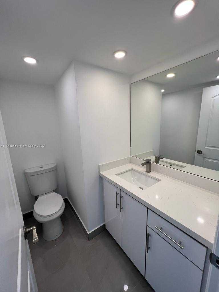 Small Image of 701 THREE ISLANDS BLVD #108, Hallandale Beach Number 16
