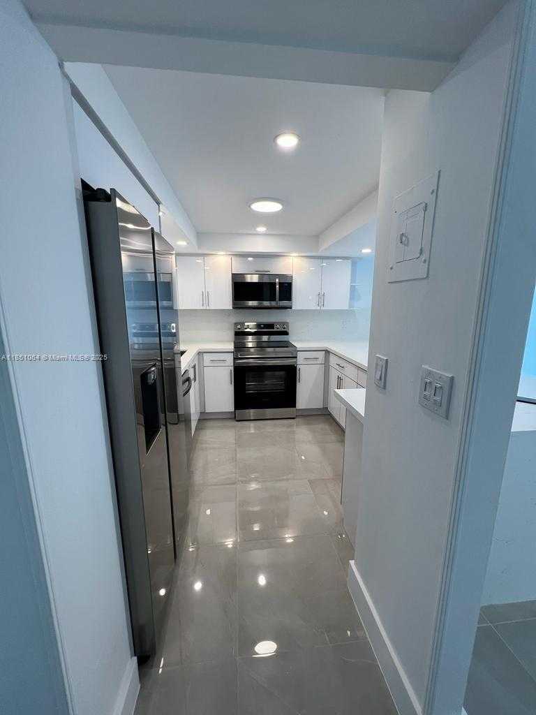 Small Image of 701 THREE ISLANDS BLVD #108, Hallandale Beach Number 7