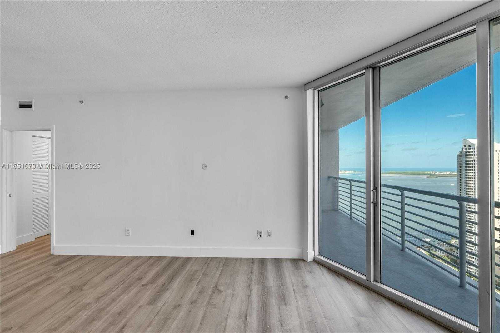 Small Image of 325 SOUTH BISCAYNE BLVD #4217, Miami Number 11