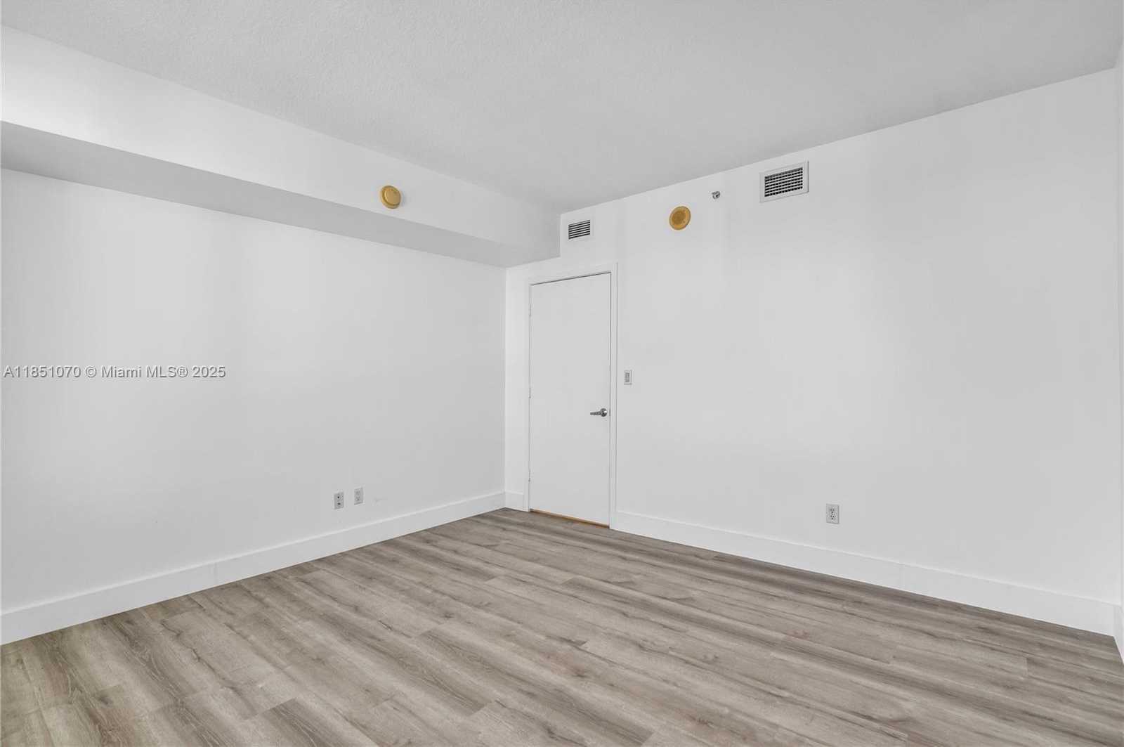 Small Image of 325 SOUTH BISCAYNE BLVD #4217, Miami Number 13
