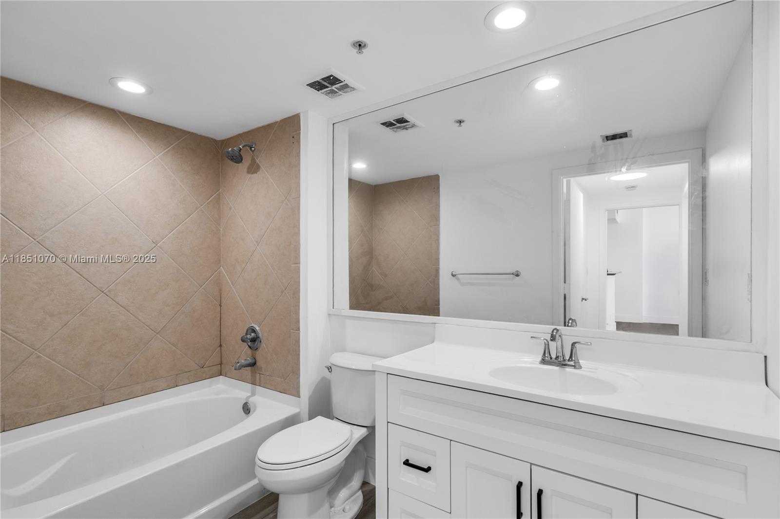 Small Image of 325 SOUTH BISCAYNE BLVD #4217, Miami Number 15